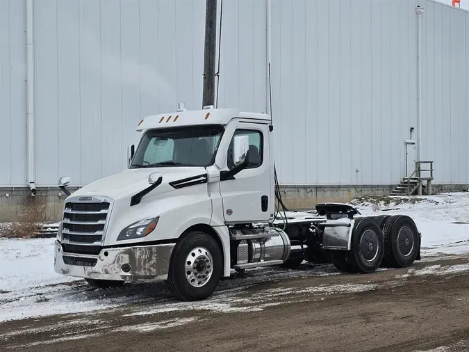 2025 Freightliner New Cascadia