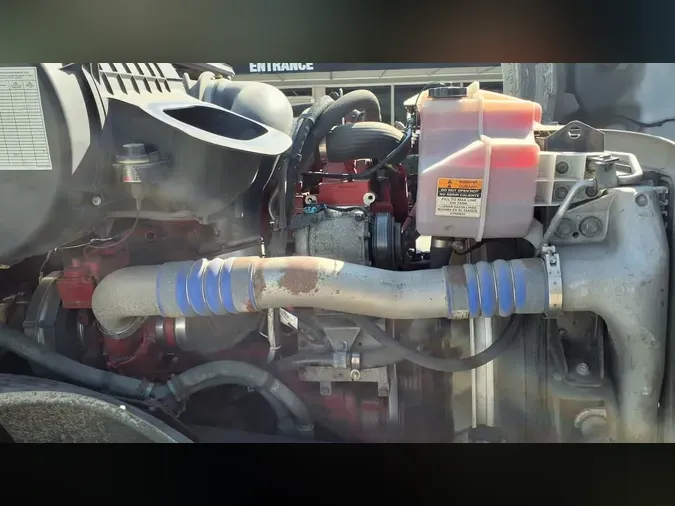 2020 VOLVO VNL64T-300