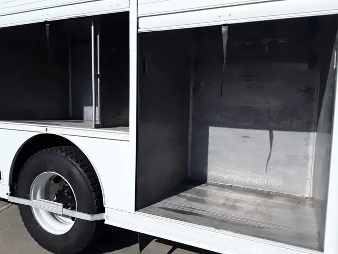 2020 FREIGHTLINER/MERCEDES M2 106