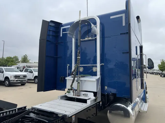 2023 Peterbilt 579