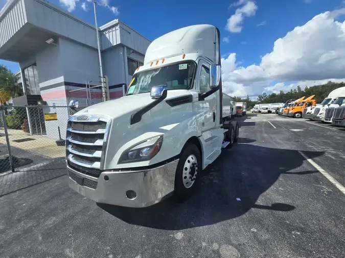 2019 FREIGHTLINER NEW CASCADIA PX12664