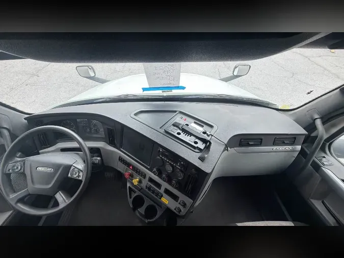 2021 Freightliner Cascadia 126