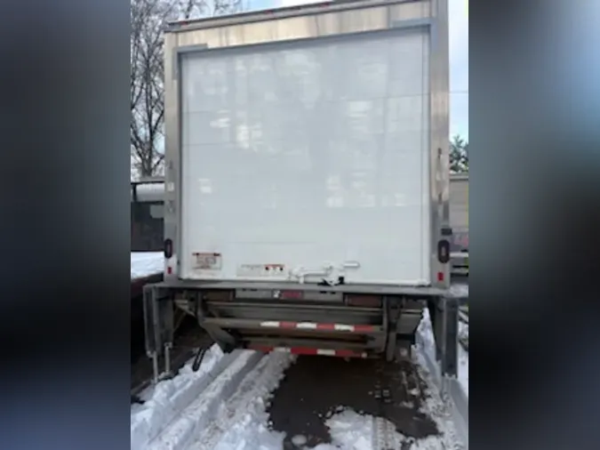 2018 FREIGHTLINER/MERCEDES M2 106