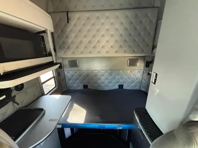 2022 Kenworth T680db0a7400512283e1a0affb762ce022d1