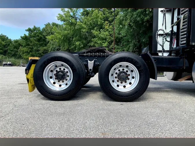 2022 INT LT625 6x4