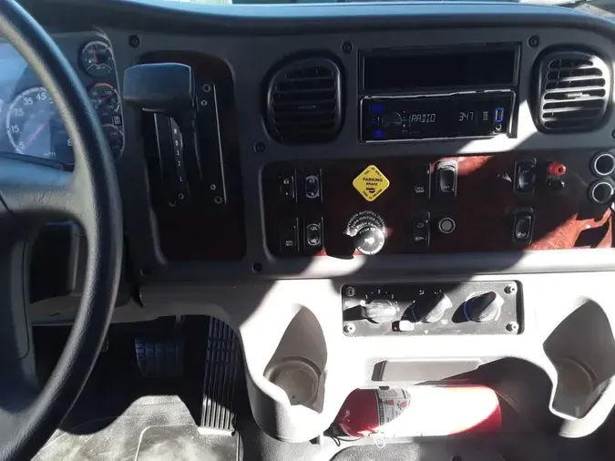 2016 FREIGHTLINER/MERCEDES M2 106