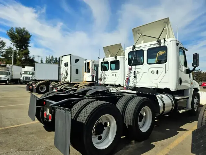 2018 FREIGHTLINER/MERCEDES CASCADIA 125