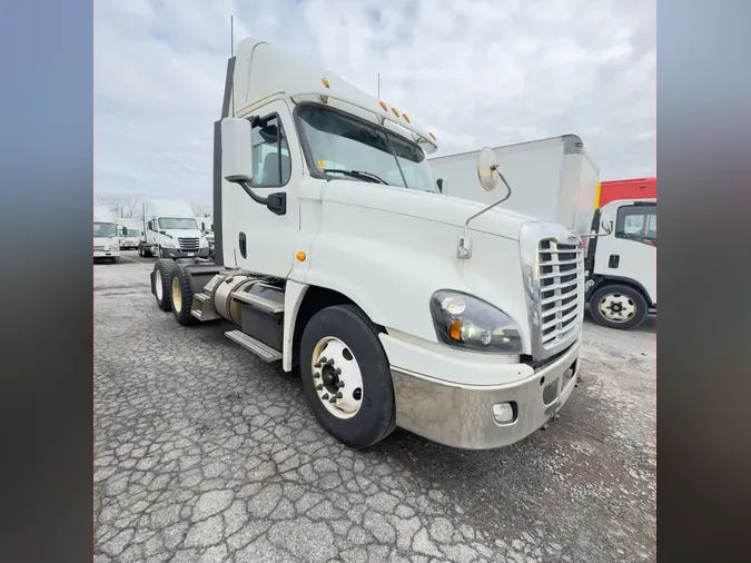 2018 FREIGHTLINER/MERCEDES CASCADIA 125