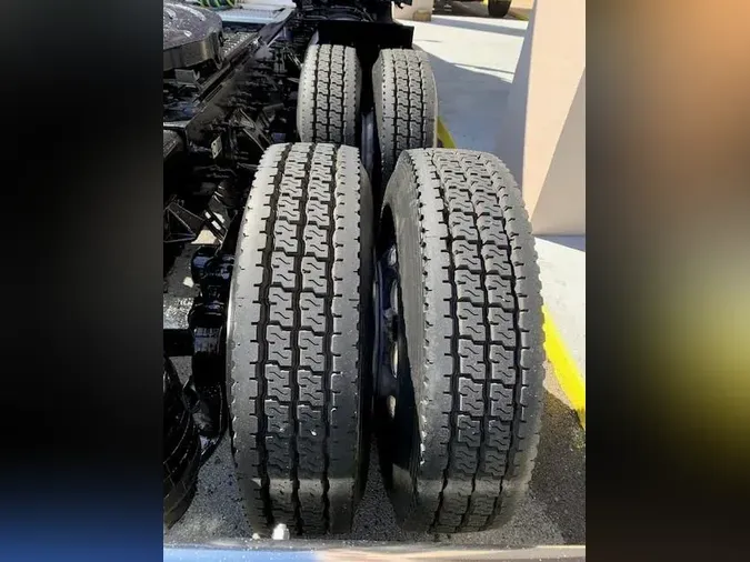 2023 Peterbilt 579