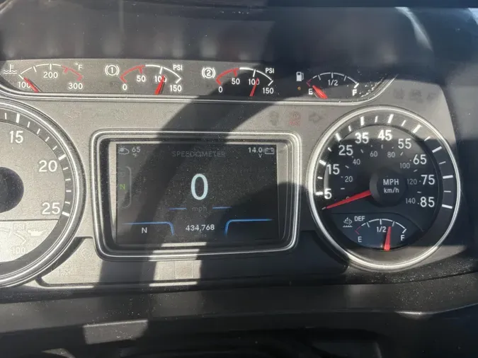 2020 International LT625