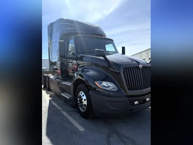 2022 International LT625