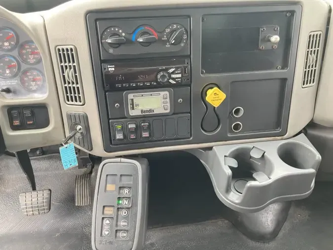 2019 NAVISTAR INTERNATIONAL 4300