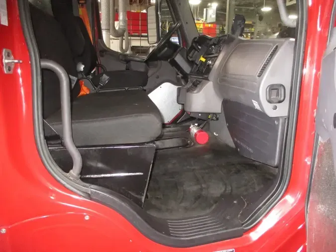 2020 FREIGHTLINER/MERCEDES M2 106