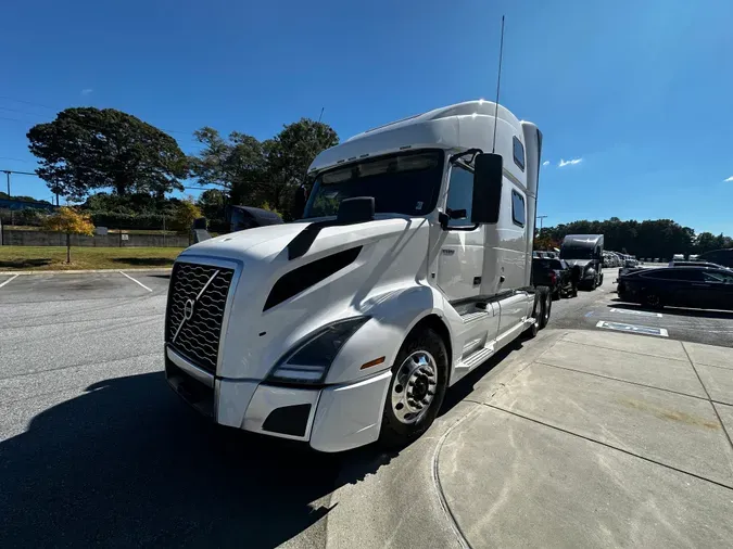 2022 Volvo VNL64T860