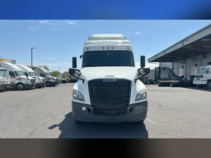 2020 Freightliner Cascadia 126