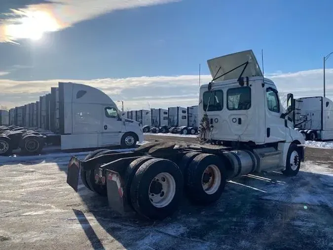 2020 Freightliner Cascadia