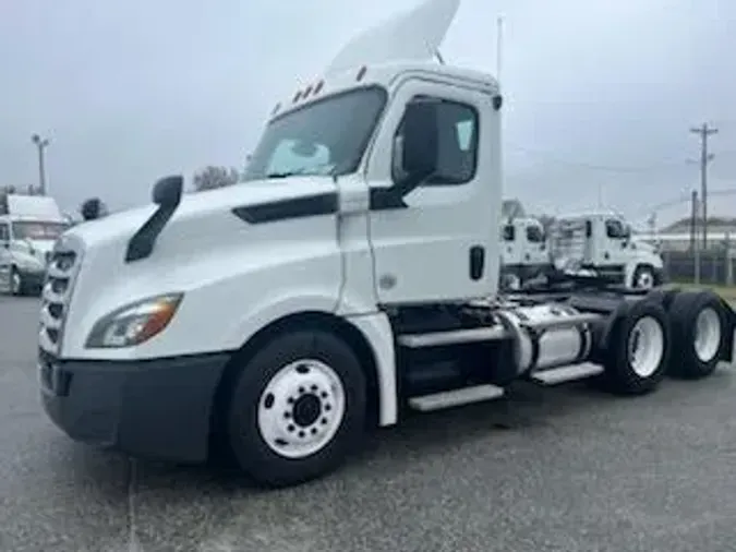 2018 FREIGHTLINER/MERCEDES NEW CASCADIA PX12664db1e0d81c62d12e676bccf012646157e