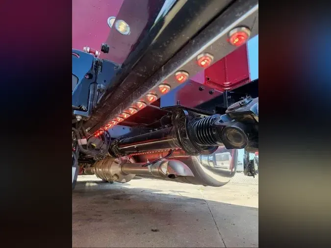 2022 Peterbilt 389