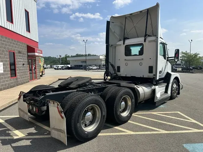 2023 Kenworth T680