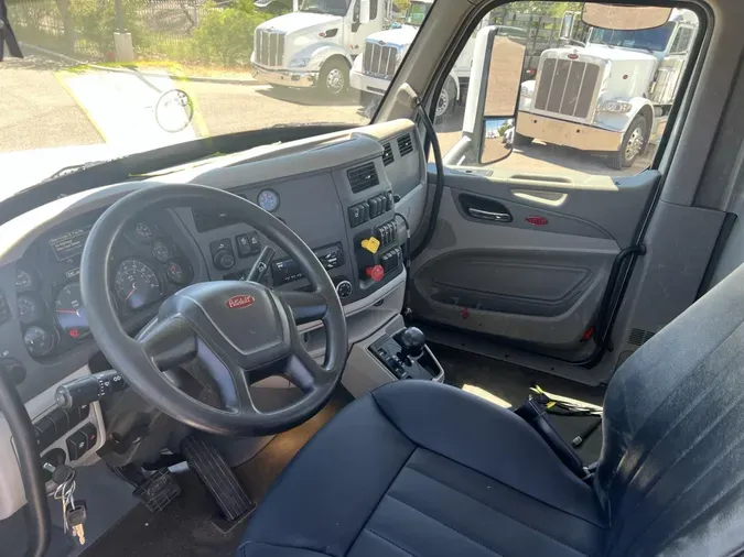 2020 Peterbilt 567