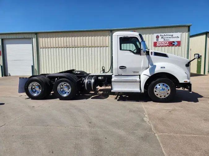 2022 Kenworth T880