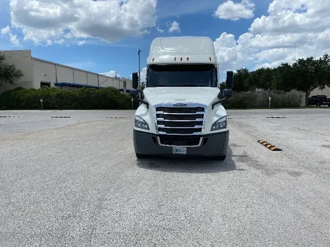 2018 Freightliner T12664ST