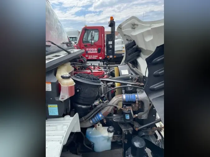 2019 FREIGHTLINER/MERCEDES M2 106