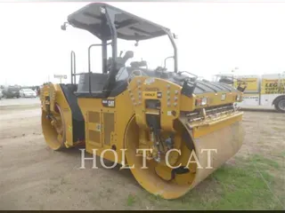 2016 Caterpillar CB64B