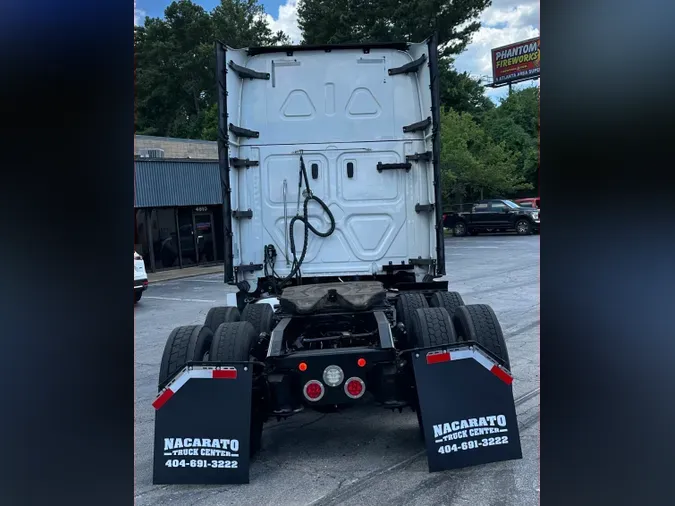 2019 Freightliner Cascadia 126