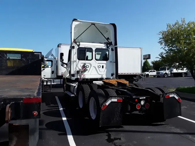 2019 FREIGHTLINER NEW CASCADIA 116