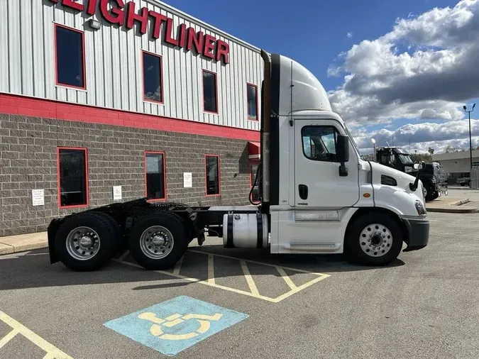 2015 Freightliner Cascadia Evolution