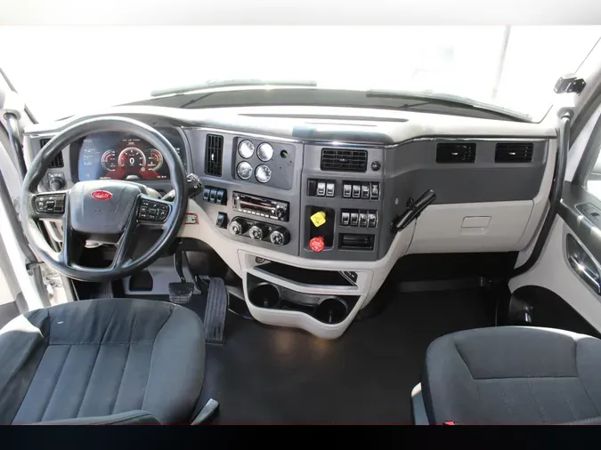 2022 Peterbilt 579db38f89e774d679cec4721b73ce88f1b