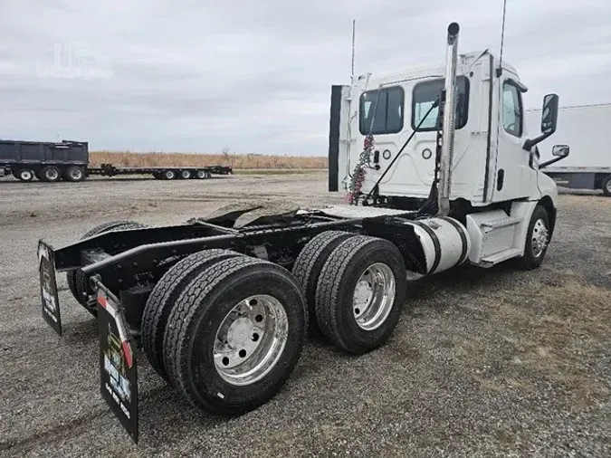 2020 FREIGHTLINER CASCADIA 126