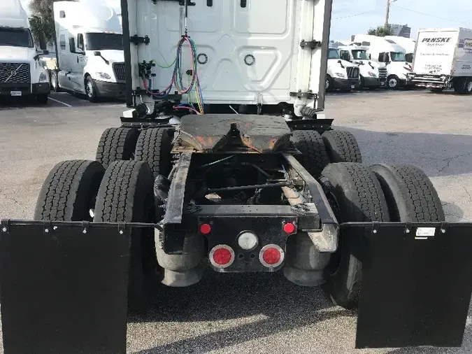 2018 Freightliner X12564ST