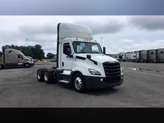 2021 Freightliner Cascadia 126