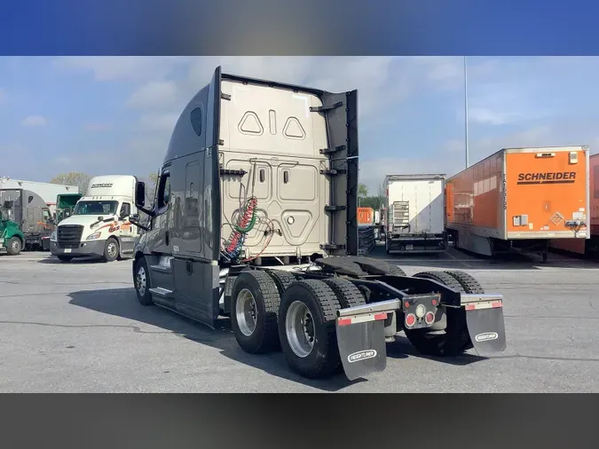 2024 Freightliner Cascadia 126