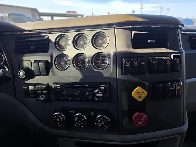 2021 Peterbilt 579db44c3c86986f5df2ac9106b6e326ba1