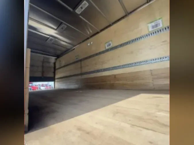 2022 FREIGHTLINER/MERCEDES M2 106