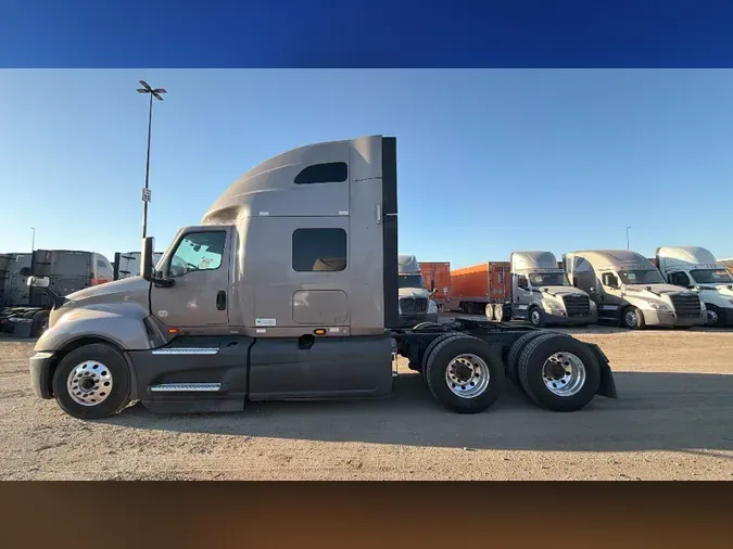 2022 International LT