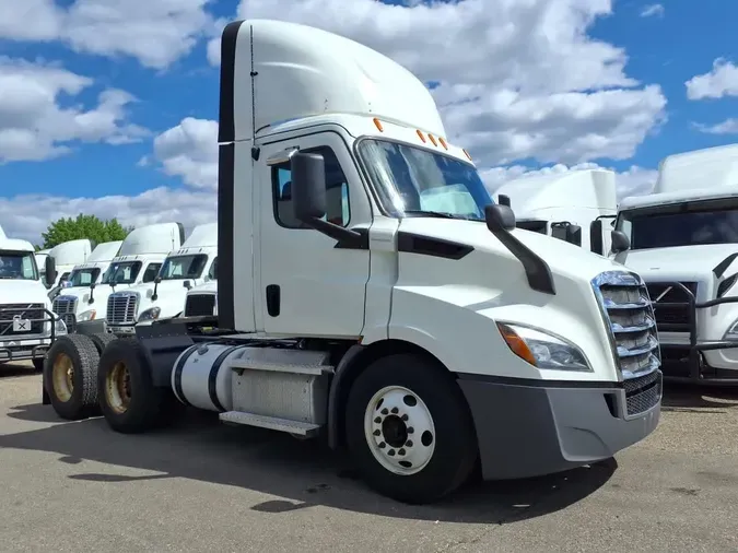 2019 FREIGHTLINER NEW CASCADIA 116