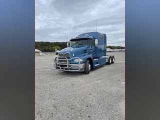 2017 MACK 600