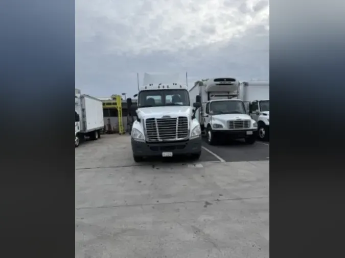 2017 FREIGHTLINER/MERCEDES CASCADIA 125db4c2851c173e515987cc6955b866cda