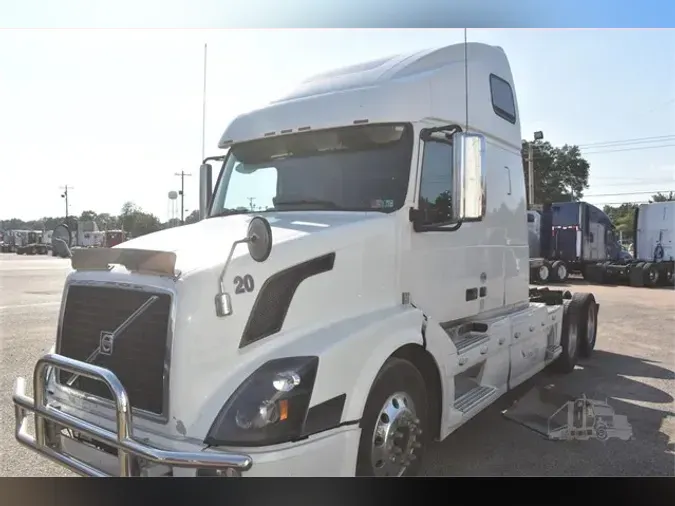 2010 VOLVO VNL64T670db4f19bf75c20bc6ecb08ca2eb6ee74e