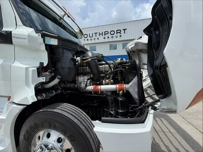 2020 Freightliner Cascadia 126