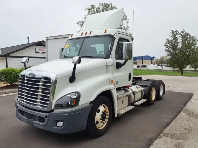 2019 FREIGHTLINER/MERCEDES CASCADIA 125db561df8911c2e333aee7e1ef01d3aa6