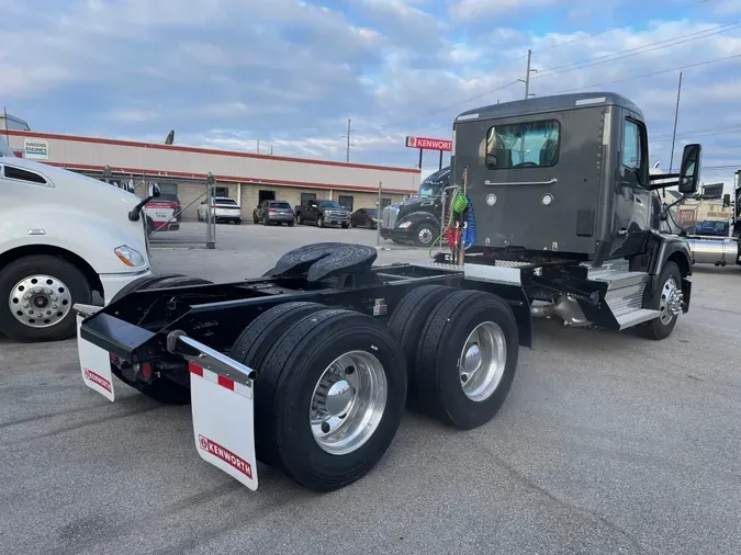 2025 Kenworth T680