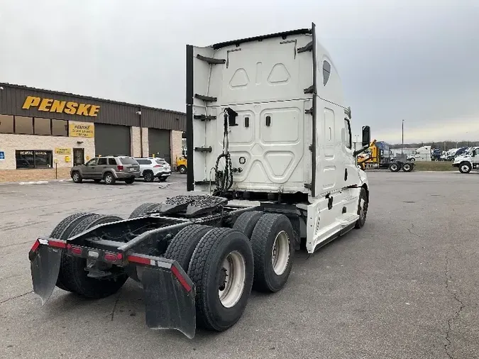 2019 Freightliner T12664ST