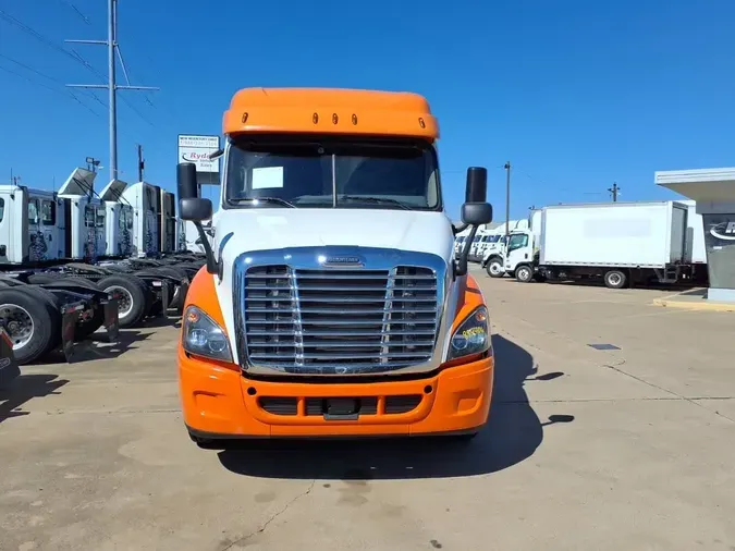 2020 FREIGHTLINER/MERCEDES CASCADIA 125db5e284d31de1caf85157daca4b51cc3