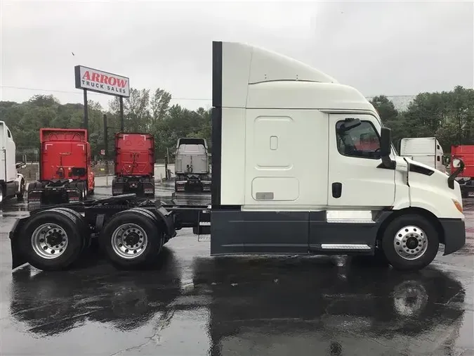 2020 FREIGHTLINER CA116