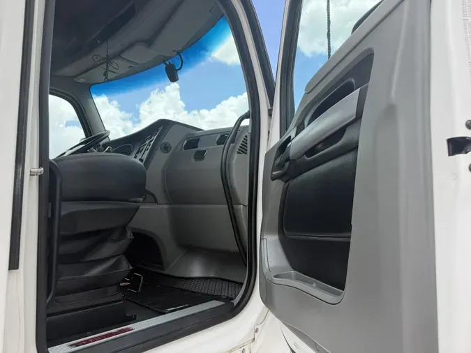 2021 Kenworth T680db61f765aeb5ba9c6c01e3a049fd1b2f